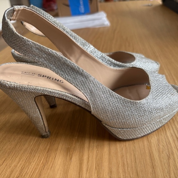 Call It Spring Silver Sling Back Heels Size 7.5 - Picture 2 of 5